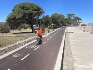 L'Escala completa la millora del passeig d'Empúries
