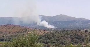 13 dotacions dels Bombers treballen en un incendi a Rabós d'Empordà