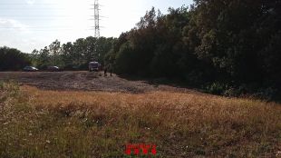 Onze dotacions dels Bombers treballen en un incendi agrícola a Bàscara
