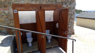Palafrugell obre dos nous mòduls de lavabos a les platges per evitar incivisme