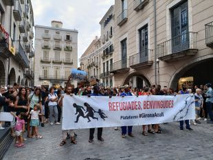 Manifestació a Girona per rebutjar la política migratòria del govern espanyol