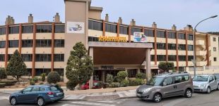 Un incendi al pàrquing de l'aparthotel Tossa Park obliga a confinar 100 persones