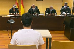 Condemnat a presó per llançar una pedra contra la policia durant els aldarulls postsentència a Girona