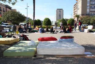 Els 'indignats' de Girona no oferiran resistència en cas que els desallotgin a partir de mitjanit