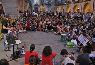 La tercera manifestació consecutiva dels 'indignats' a Girona aplega mig miler de persones 