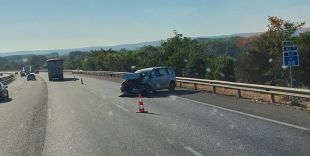Un ferit en una topada entre dos vehicles a l'AP-7 a Sant Julià de Ramis