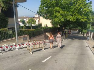 Girona substitueix dos trams de vorera de la Pujada de les Pedreres per millorar-ne l’adherència