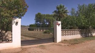 Veïns de Sant Jordi Desvalls diuen viure un malson pels lladrucs provinents d'un centre caní