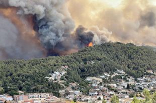 Aragonès fa una crida a ''extremar les precaucions'' davant el ''risc màxim d'incendi'' actual