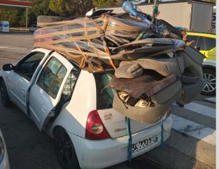 Immobilitzat un turisme al l'AP-7 al Gironès camí d'Àfrica amb estiba deficient i excés de pes
