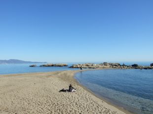 Mor un banyista belga de 68 anys a la platja les Muscleres de l'Escala