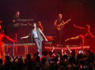 Sebastián Yatra inaugura Cap Roig a ritme de reggaeton i pop llatí