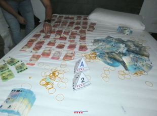 Quatre detinguts a Roses per tràfic de drogues i tinença il·legal d'armes