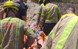 Rescaten una banyista que ha caigut a Port Salvi de Sant Feliu de Guíxols