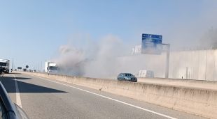 Crema un camió a l'N-II a Aiguaviva en sentit Girona