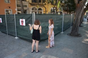 Girona repara les llambordes del vial d'accés al Barri Vell des de plaça de Catalunya