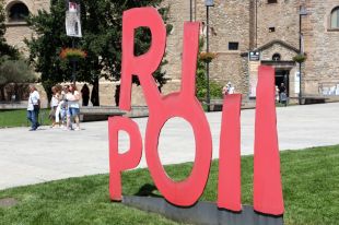 Ripoll intenta cicatritzar les ferides del 17-A i retrobar-se emocionalment amb els immigrants