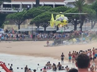 Ferit greu un jove de 24 anys en caure a la platja de Sant Pol a Sant Feliu