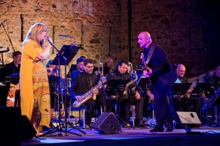 Maria del Mar Bonet i Big Band Begues clouen el festival F’ESTIU de Calonge i Sant Antoni