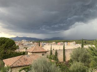 Activat un avís per temps violent aquest vespre a part de la demarcació de Girona