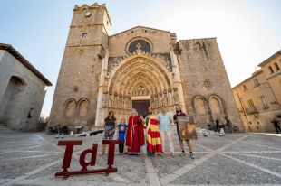 Castelló d'Empúries evoca a la construcció la basílica en el 30è Terra de Trobadors