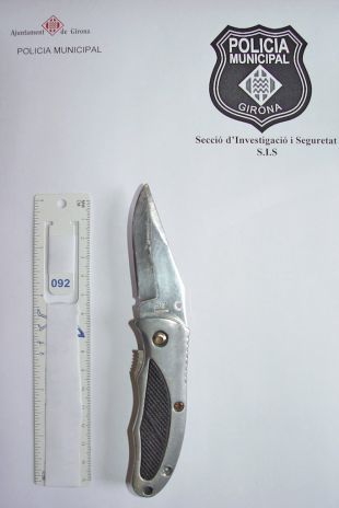 Detingut un lladre per robar a punta de navalla una botiga del centre de Girona