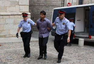 El fiscal rebaixa a setze anys la petició de pena per al pare acusat de matar el seu nadó