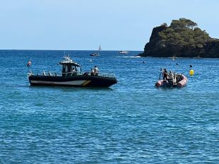 Tallen els accessos a Cala Montjoi mentre desactiven una mina
