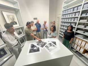 Cedeixen a l'Escala un fons documental amb 20.000 negatius del fotògraf Jacques Léonard