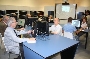 Obre a Girona EspaiCaixa, el primer del país que promou la participació activa de la gent gran 