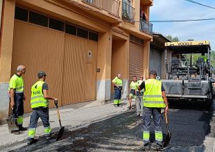 Salt inverteix 207.000 euros més en asfaltar nou carrers més