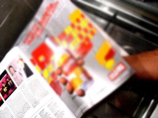 Un fals policia municipal ven espais publicitaris a empreses gironines per a una revista inexistent 
