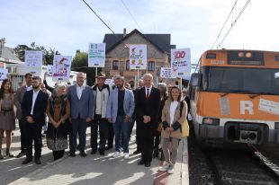 Puigcerdà commemora el centenari de l'arribada del tren al municipi amb protestes de fons
