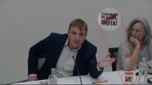 Expulsat l'edil de Cs del ple de Figueres per dur una tassa polèmica