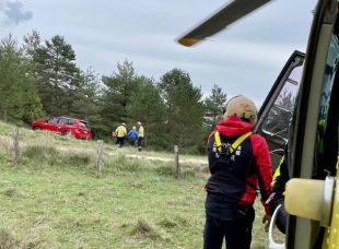 Els Bombers rescaten un boletaire de 79 anys a Montagut
