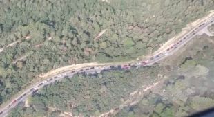 Un ferit en un xoc entre dos cotxes i una motocicleta a la C-63 a Lloret de Mar