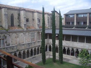 La UdG aprova que els docents facin més hores de classe el curs vinent pel mateix sou