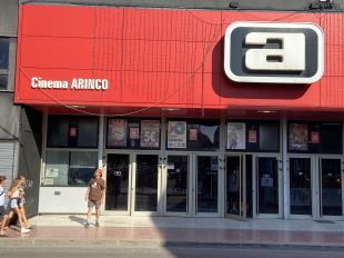 Tanca per tercera vegada el Cinema Arinco de Palamós