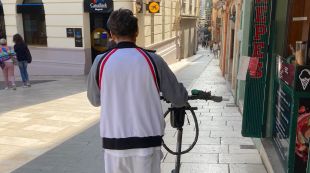La Guàrdia Urbana de Figueres denuncia 68 usuaris de patinets elèctrics per infraccions a l'octubre