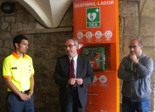 Entren en funcionament els primers desfibril·ladors implantats pel Dipsalut a la demarcació