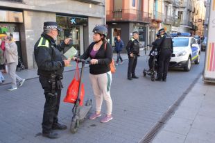 Olot posa 96 multes per infraccions amb patinet elèctric des de principis d'any