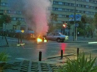Incendi d'un vehicle al bell mig del Passeig d'Olot de Girona