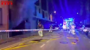Desallotjada una comunitat de veïns a Olot per un incendi a l'aparcament soterrat