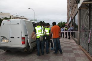 Els Mossos busquen el fill del llogater del pis de Lloret on van trobar un cadàver dins l'armari 