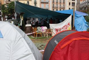 Els 'indignats' de la plaça Catalunya de Girona desmuntaran el campament el 19 de juny 