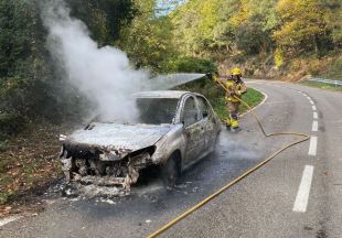 S'incendia un vehicle mentre circulava per la GI-505 a la Vajol