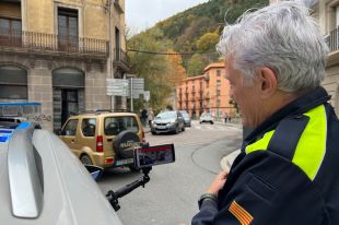 La Policia Local de Ripoll detecta conductors sense assegurança amb la càmera del mòbil