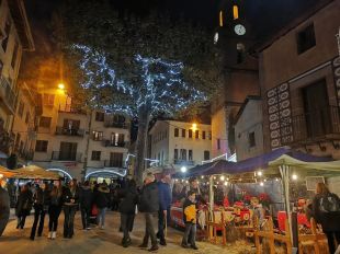 Mig miler de nens es reuneixen a Arbúcies per fer cagar el tió
