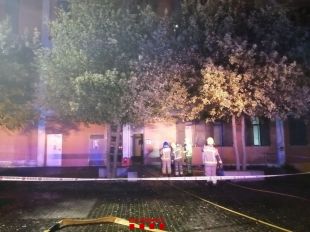 Un incendi en un pis a Castellfollit de la Roca afecta a tres habitatges en total