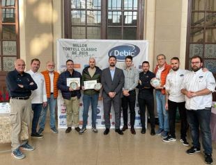 El pastisser Emili Llorà de Casa Moner, finalista en el Concurs del Millor Tortell de Reis